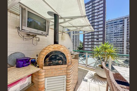 Apartamento à venda com 230m², 3 quartos e 2 vagasCobertura