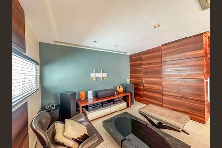 Apartamento à venda com 230m², 3 quartos e 2 vagasCobertura