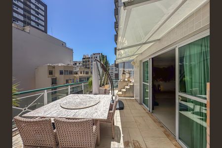 Apartamento à venda com 230m², 3 quartos e 2 vagasCobertura