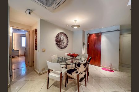 Apartamento à venda com 230m², 3 quartos e 2 vagasSala