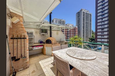 Apartamento à venda com 230m², 3 quartos e 2 vagasCobertura