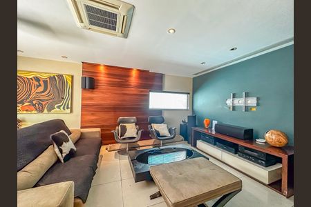 Apartamento à venda com 230m², 3 quartos e 2 vagasCobertura