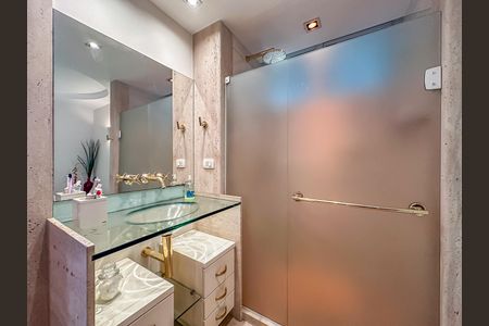 Apartamento à venda com 230m², 3 quartos e 2 vagasBanheiro da Suíte