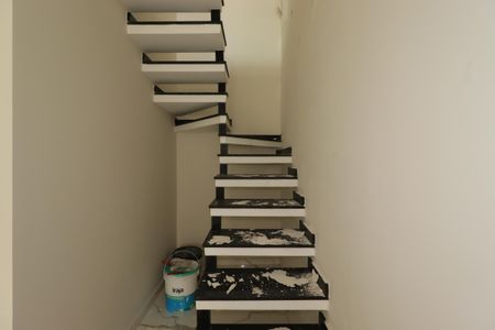 Apartamento para alugar com 78m², 2 quartos e 1 vagaEscada