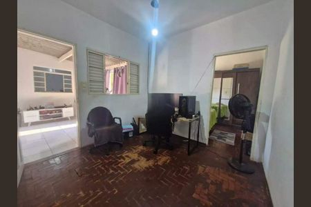 Casa à venda com 78m², 2 quartos e 3 vagas