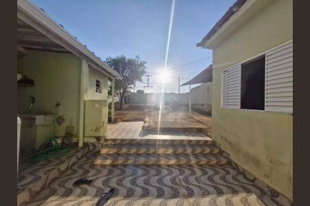 Casa à venda com 78m², 2 quartos e 3 vagas