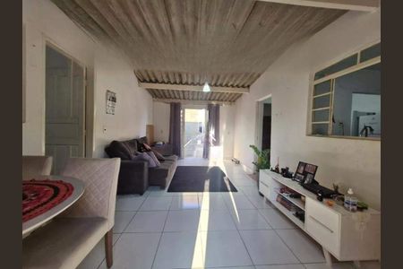 Casa à venda com 78m², 2 quartos e 3 vagas