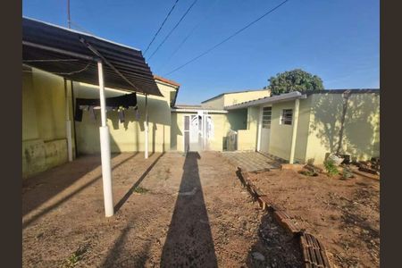 Casa à venda com 78m², 2 quartos e 3 vagas