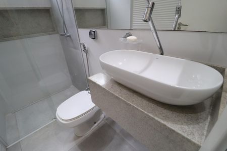 Casa para alugar com 322m², 4 quartos e 4 vagasBanheiro Social