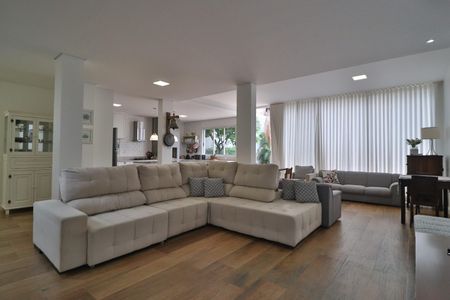 Sala de casa para alugar com 4 quartos, 322m² em Morada da Colina, Uberlândia