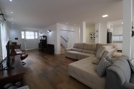 Casa para alugar com 322m², 4 quartos e 4 vagasSala