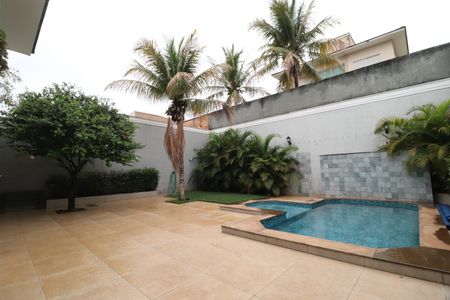Casa para alugar com 322m², 4 quartos e 4 vagasPiscina