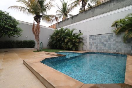 Casa para alugar com 322m², 4 quartos e 4 vagasPiscina