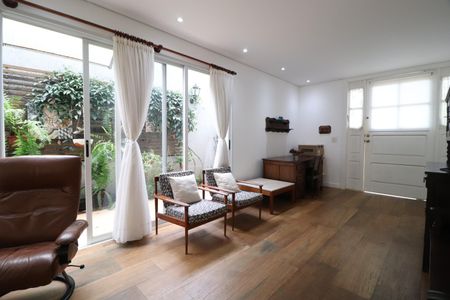 Casa para alugar com 322m², 4 quartos e 4 vagasSala