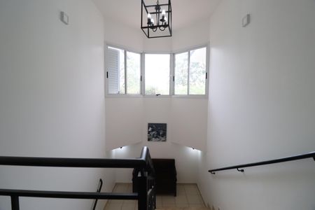 Casa para alugar com 322m², 4 quartos e 4 vagasEscada