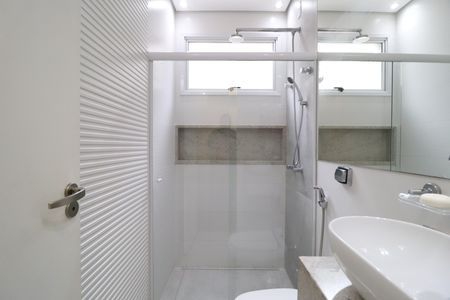 Casa para alugar com 322m², 4 quartos e 4 vagasBanheiro Social