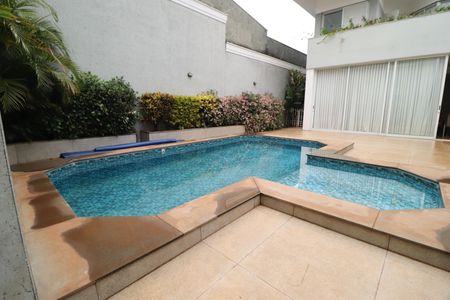 Casa para alugar com 322m², 4 quartos e 4 vagasPiscina