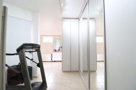Casa para alugar com 322m², 4 quartos e 4 vagasCloset Suíte 1