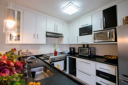 Casa à venda com 250m², 3 quartos e 3 vagas Casa à venda com 250m², 3 quartos e 3 vagasCozinha