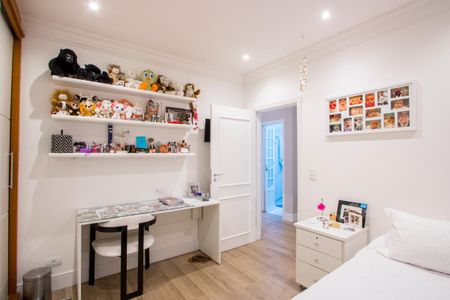 Casa à venda com 250m², 3 quartos e 3 vagas Casa à venda com 250m², 3 quartos e 3 vagasQuarto 3