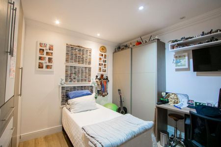 Casa à venda com 250m², 3 quartos e 3 vagas Casa à venda com 250m², 3 quartos e 3 vagasQuarto 2