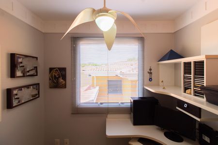 Casa de condomínio à venda com 180m², 3 quartos e 4 vagasESCRITÓRIO