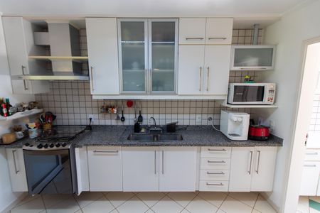 Casa de condomínio à venda com 180m², 3 quartos e 4 vagasCOZINHA