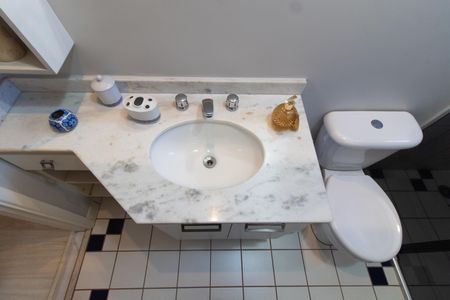 Casa de condomínio à venda com 180m², 3 quartos e 4 vagasBANHEIRO SOCIAL 