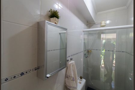 Casa de condomínio à venda com 180m², 3 quartos e 4 vagasBANHEIRO ÁREA EXTERNA FUNDOS