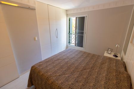 Casa de condomínio à venda com 180m², 3 quartos e 4 vagasSUITE 2