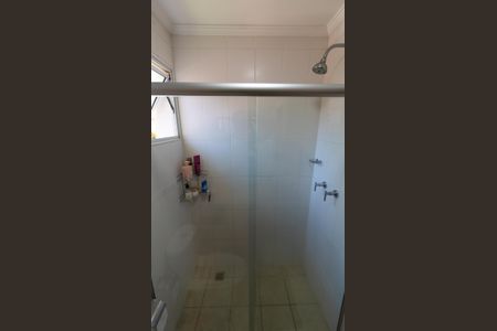 Casa de condomínio à venda com 180m², 3 quartos e 4 vagasBANHEIRO DA SUITE 2