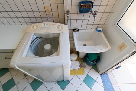 Casa de condomínio à venda com 180m², 3 quartos e 4 vagasÁREA DE SERVIÇO