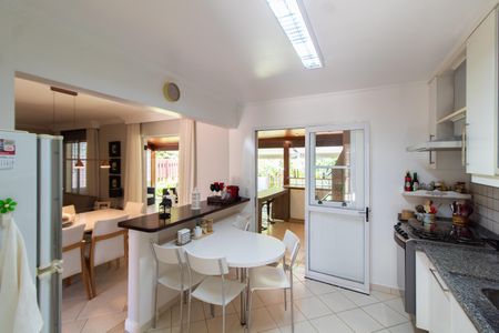 Casa de condomínio à venda com 180m², 3 quartos e 4 vagasCOZINHA