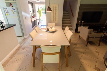 Casa de condomínio à venda com 180m², 3 quartos e 4 vagasSALA DE JANTAR