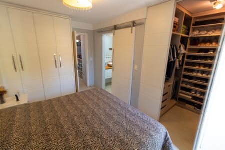 Casa de condomínio à venda com 180m², 3 quartos e 4 vagasSUITE 2