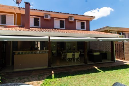 Casa de condomínio à venda com 180m², 3 quartos e 4 vagasÁREA EXTERNA FUNDOS