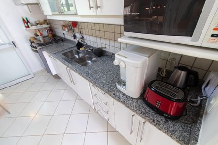 Casa de condomínio à venda com 180m², 3 quartos e 4 vagasCOZINHA