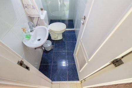 Casa de condomínio à venda com 180m², 3 quartos e 4 vagasBANHEIRO ÁREA EXTERNA FUNDOS