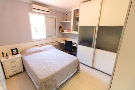 Casa de condomínio à venda com 180m², 3 quartos e 4 vagasSUITE 1