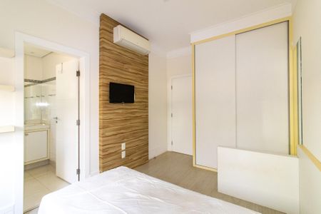 Casa de condomínio à venda com 320m², 4 quartos e 6 vagas Casa de condomínio à venda com 320m², 4 quartos e 6 vagasSuite 3