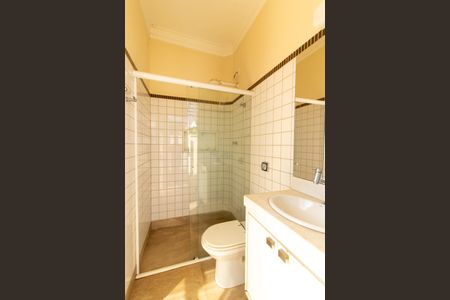 Casa de condomínio à venda com 320m², 4 quartos e 6 vagas Casa de condomínio à venda com 320m², 4 quartos e 6 vagasÁrea de Serviço