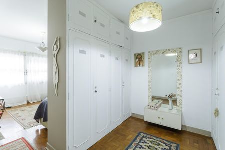 Casa à venda com 243m², 4 quartos e 3 vagasQuarto 2