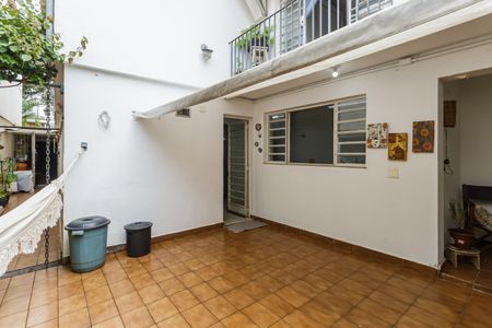 Casa à venda com 243m², 4 quartos e 3 vagasQuintal