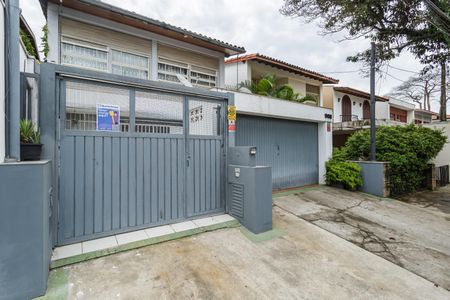 Casa à venda com 243m², 4 quartos e 3 vagasFachada