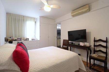 Apartamento à venda com 138m², 3 quartos e 1 vagaQuarto 3 - Suíte