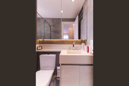 Apartamento à venda com 70m², 2 quartos e 2 vagasBanheiro da Suíte 1