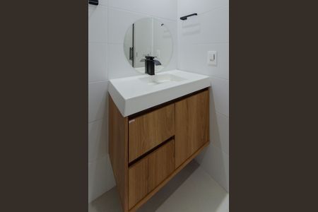 Banheiro de kitnet/studio para alugar com 1 quarto, 25m² em Vila Mariana, São Paulo