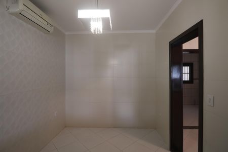 Casa de condomínio à venda com 173m², 3 quartos e 2 vagasQuarto