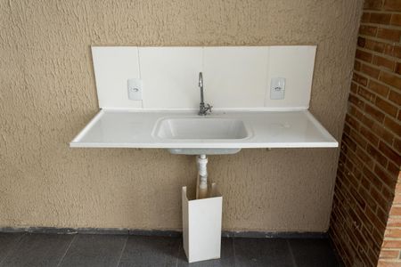 Apartamento para alugar com 24m², 2 quartos e 1 vaga Apartamento para alugar com 24m², 2 quartos e 1 vagaÁrea comum - Churrasqueira