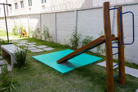Apartamento para alugar com 24m², 2 quartos e 1 vaga Apartamento para alugar com 24m², 2 quartos e 1 vagaÁrea comum - Playground